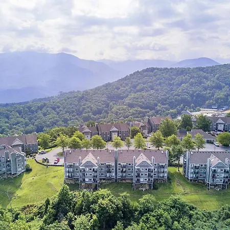 Sky High Views!!-Peak Mountaintop-Outdoor Pool-Close To Downtown-Private Balcony-Wifi-Cable